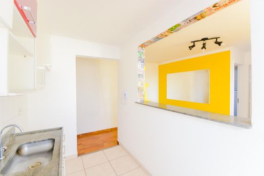 Cozinha de apartamento para alugar com 2 quartos, 44m² em Gopouva, Guarulhos