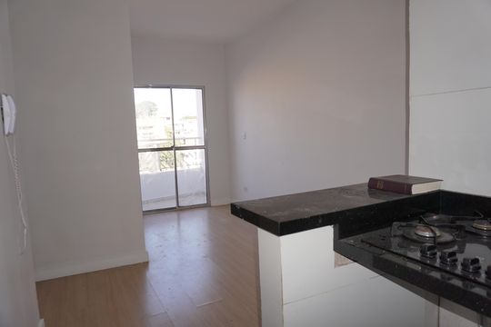 Cozinha de apartamento para alugar com 2 quartos, 40m² em Chácaras Caxingui, Embu das Artes
