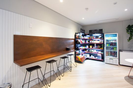 Área comum de kitnet/studio para alugar com 1 quarto, 27m² em Vila Nova Conceição, São Paulo