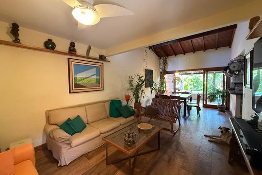 Sala de casa para alugar com 3 quartos, 300m² em Itaipu, Niterói