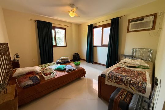 Suíte 2 de casa para alugar com 3 quartos, 300m² em Itaipu, Niterói