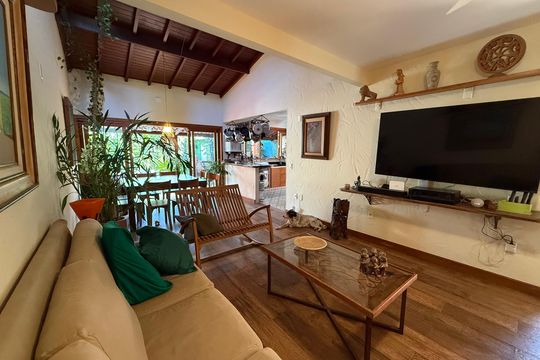 Casa para alugar com 3 quartos, 300m² em Itaipu, Niterói