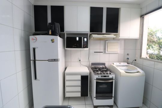 Cozinha de apartamento para alugar com 2 quartos, 45m² em Umuarama, Uberlândia