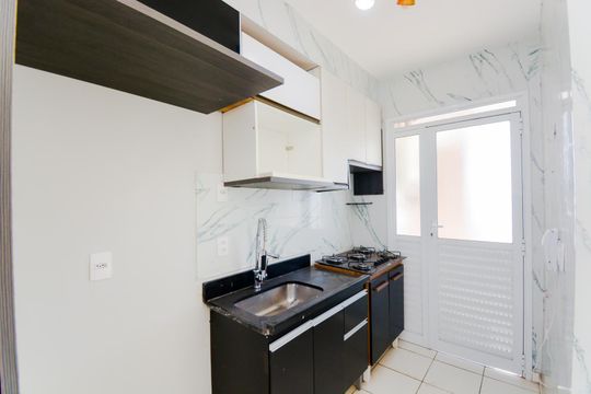 Cozinha de apartamento para alugar com 2 quartos, 43m² em Vila Itapegica, Guarulhos