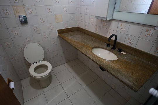 Banheiro da Suíte 1 de apartamento para alugar com 3 quartos, 100m² em Vila Osasco, Osasco