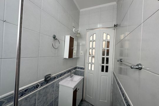 Banheiro da Suíte de apartamento para alugar com 3 quartos, 158m² em Itararé, São Vicente