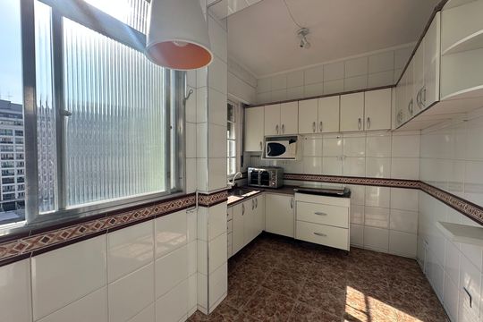 Cozinha de apartamento para alugar com 3 quartos, 158m² em Itararé, São Vicente