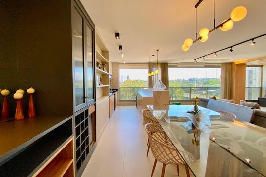 Sala de apartamento para alugar com 3 quartos, 186m² em Real Parque, São Paulo