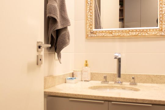 Banheiro de kitnet/studio à venda com 1 quarto, 25m² em Jardim das Acacias, São Paulo