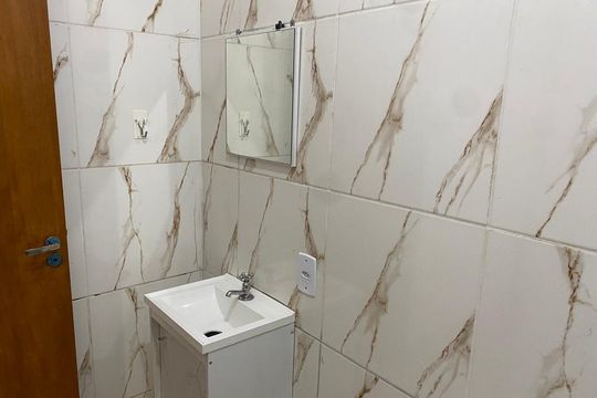 Banheiro de kitnet/studio para alugar com 1 quarto, 30m² em Cidade Nova, Rio de Janeiro