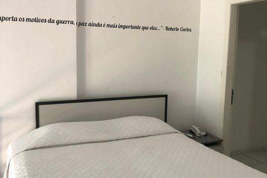 Quarto de kitnet/studio à venda com 1 quarto, 61m² em Centro, Curitiba