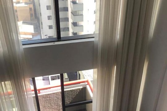Sala de kitnet/studio à venda com 1 quarto, 61m² em Centro, Curitiba