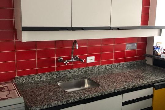 Cozinha de kitnet/studio à venda com 1 quarto, 61m² em Centro, Curitiba