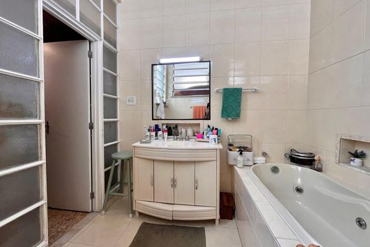 Banheiro da Suíte de apartamento à venda com 5 quartos, 460m² em Copacabana, Rio de Janeiro