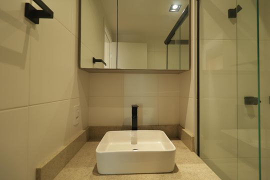 Banheiro de kitnet/studio para alugar com 1 quarto, 25m² em Vila Mariana, São Paulo