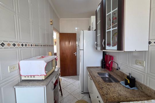Cozinha de apartamento para alugar com 1 quarto, 60m² em Vila Caiçara, Praia Grande