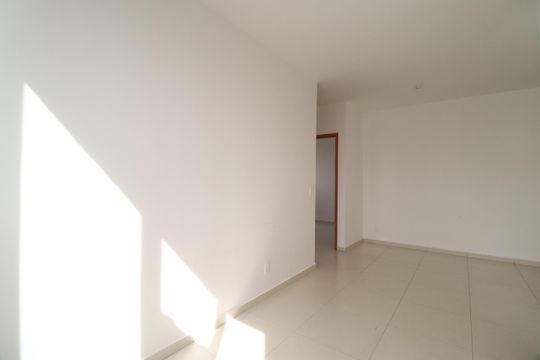 Sala de apartamento para alugar com 2 quartos, 47m² em Jardim Holanda, Uberlândia