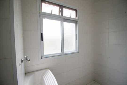 Área de Serviço de apartamento para alugar com 2 quartos, 50m² em Jardim Leocadia, Sorocaba
