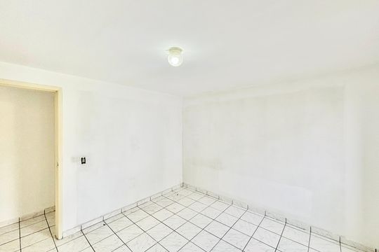 Quarto 2 de apartamento para alugar com 2 quartos, 55m² em Guaianases, São Paulo