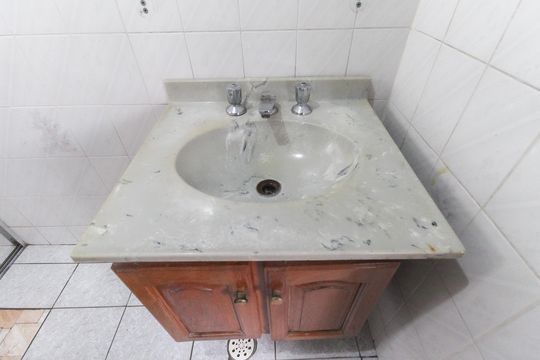 Banheiro de casa para alugar com 1 quarto, 45m² em Conjunto Residencial José Bonifácio, São Paulo