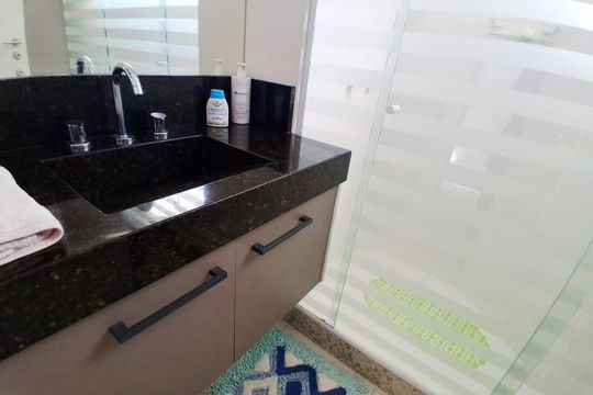 Banheiro de apartamento à venda com 2 quartos, 76m² em Botafogo, Rio de Janeiro