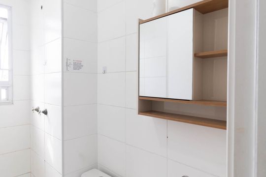 Banheiro de apartamento para alugar com 2 quartos, 49m² em Campo Grande, Rio de Janeiro