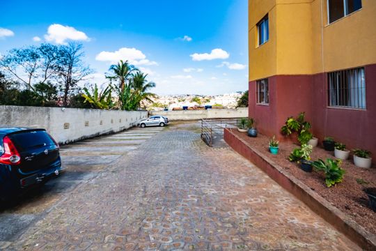 Garagem de apartamento para alugar com 2 quartos, 53m² em Jaqueline, Belo Horizonte