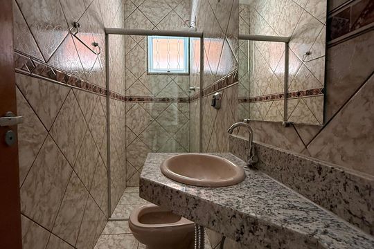 Banheiro de casa para alugar com 3 quartos, 120m² em Minaslandia, Belo Horizonte