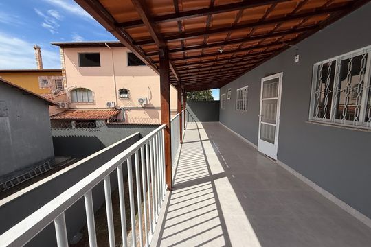 Área externa de casa para alugar com 3 quartos, 120m² em Minaslandia, Belo Horizonte