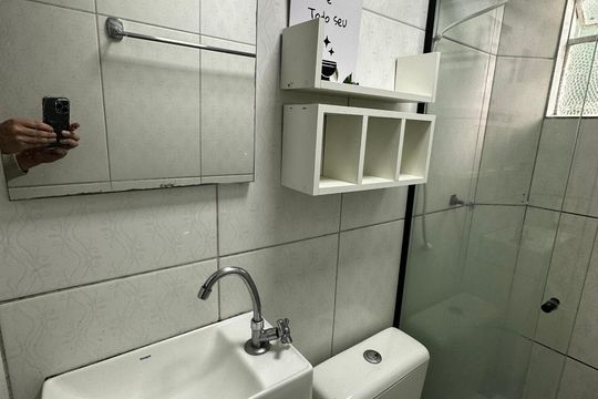 Banheiro de apartamento para alugar com 2 quartos, 48m² em Cidade Industrial de Curitiba, Curitiba