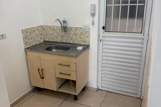 Cozinha de apartamento para alugar com 1 quarto, 33m² em Socorro, São Paulo