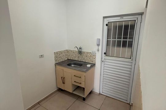 Cozinha de apartamento para alugar com 1 quarto, 33m² em Socorro, São Paulo