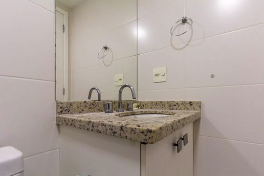 Banheiro de apartamento para alugar com 1 quarto, 45m² em Vila Gomes Cardim, São Paulo