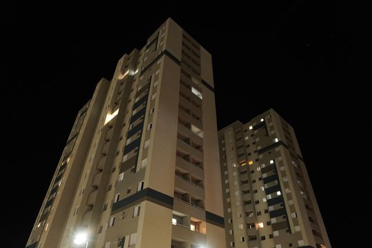 Fachada prédio de apartamento para alugar com 2 quartos, 51m² em Vila Lutfalla, São Carlos