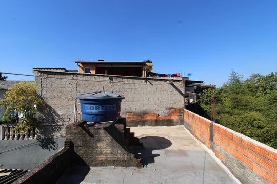 Laje de casa à venda com 3 quartos, 96m² em Gleba do Pêssego, São Paulo