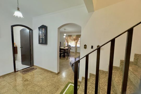 Hall inferior de casa à venda com 3 quartos, 250m² em Jardim Las Vegas, Guarulhos