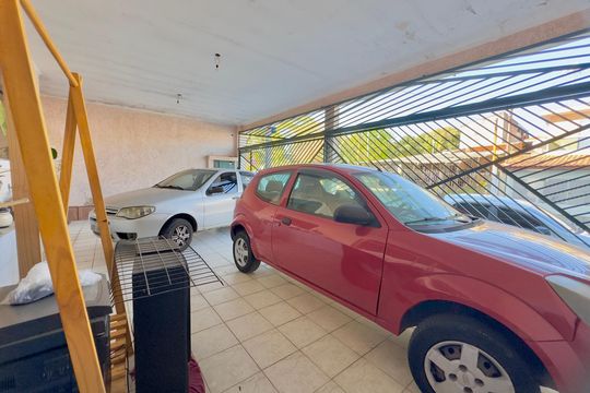 Garagem de casa à venda com 3 quartos, 250m² em Jardim Las Vegas, Guarulhos