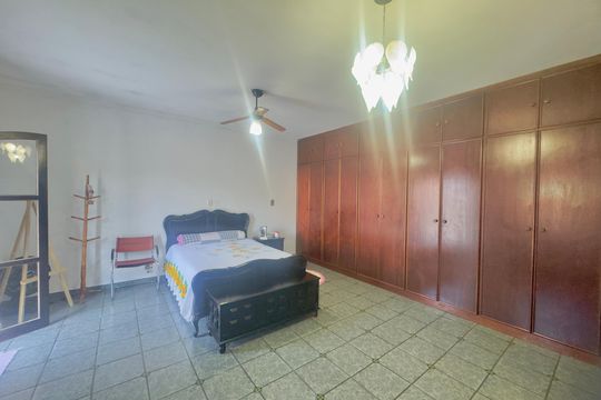 Quarto 3 de casa à venda com 3 quartos, 250m² em Jardim Las Vegas, Guarulhos
