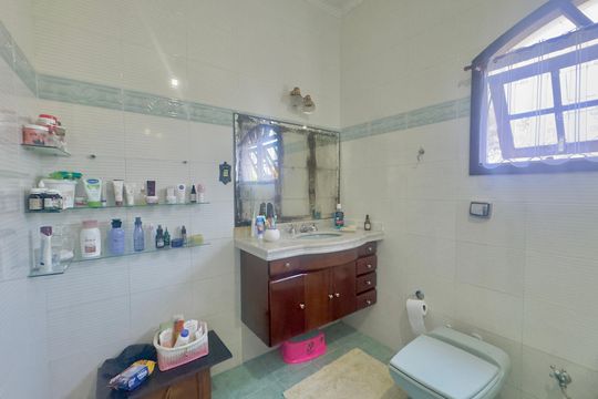 Banheiro 1 de casa à venda com 3 quartos, 250m² em Jardim Las Vegas, Guarulhos