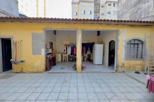 Quintal de casa à venda com 3 quartos, 250m² em Jardim Las Vegas, Guarulhos
