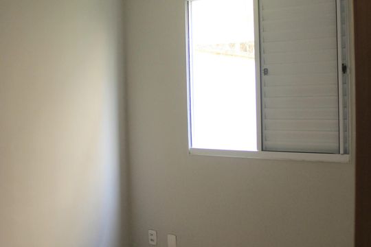 Quarto 2 de apartamento para alugar com 2 quartos, 42m² em Jardim Nova Cidade, Guarulhos