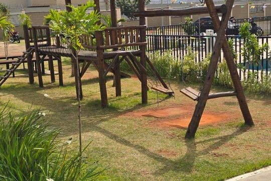 Playground de apartamento para alugar com 2 quartos, 52m² em Laranjeiras, Uberlândia