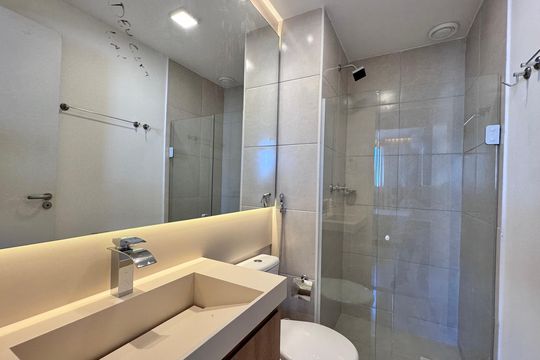 Banheiro Social de apartamento para alugar com 2 quartos, 49m² em Recreio dos Bandeirantes, Rio de Janeiro