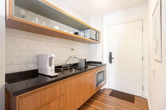 Cozinha de apartamento para alugar com 1 quarto, 28m² em Iguatemi, São Paulo