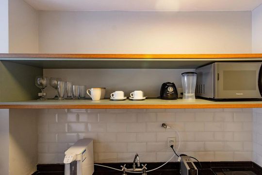 Cozinha de apartamento para alugar com 1 quarto, 28m² em Iguatemi, São Paulo