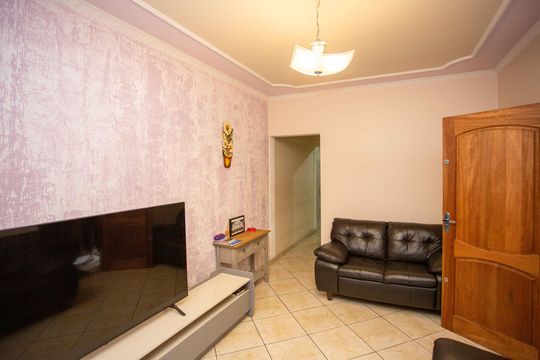Casa à venda com 4 quartos, 150m² em Taboão, Diadema