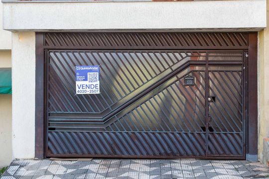 Fachada de casa à venda com 4 quartos, 150m² em Taboão, Diadema