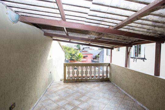 Sacada de casa à venda com 4 quartos, 150m² em Taboão, Diadema