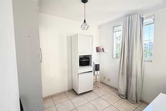 Quarto de apartamento à venda com 2 quartos, 55m² em Planalto, Belo Horizonte
