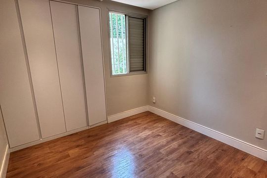 Quarto de apartamento à venda com 2 quartos, 150m² em Chácara da Barra, Campinas